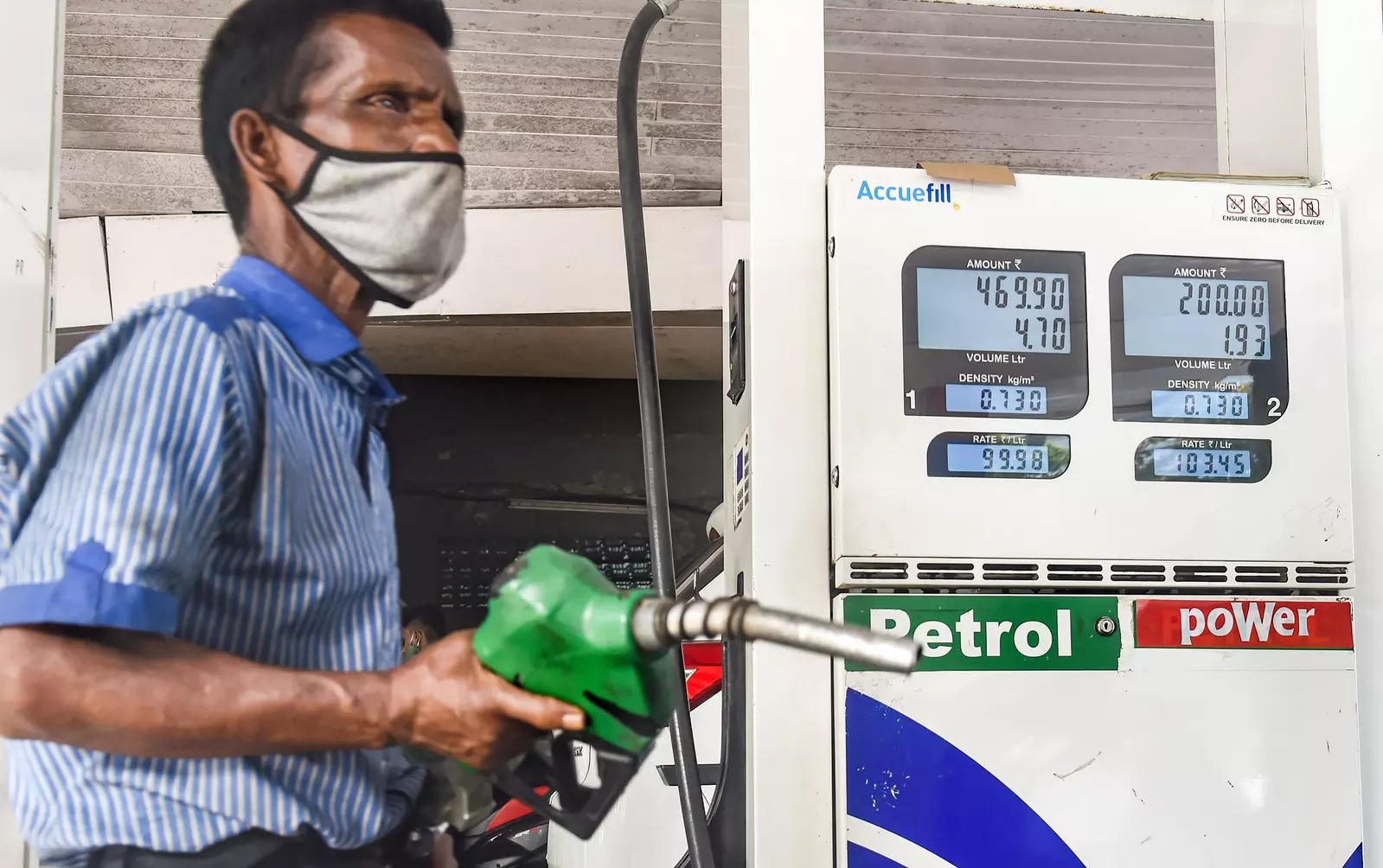 Petrol Price Hike Petrol Prices Cross Rs 95 Litre In Delhi Rs 101 Litre In Mumbai Auto News Et Auto