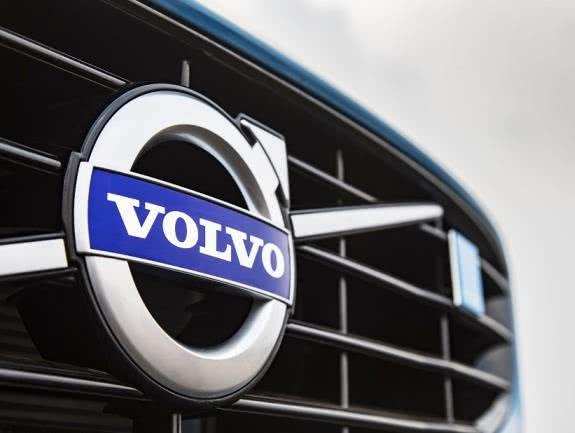  Volvo Cars aim to sell 50% pure electric cars by the middle of this decade, and by 2030 it aims to sell only fully electric cars.