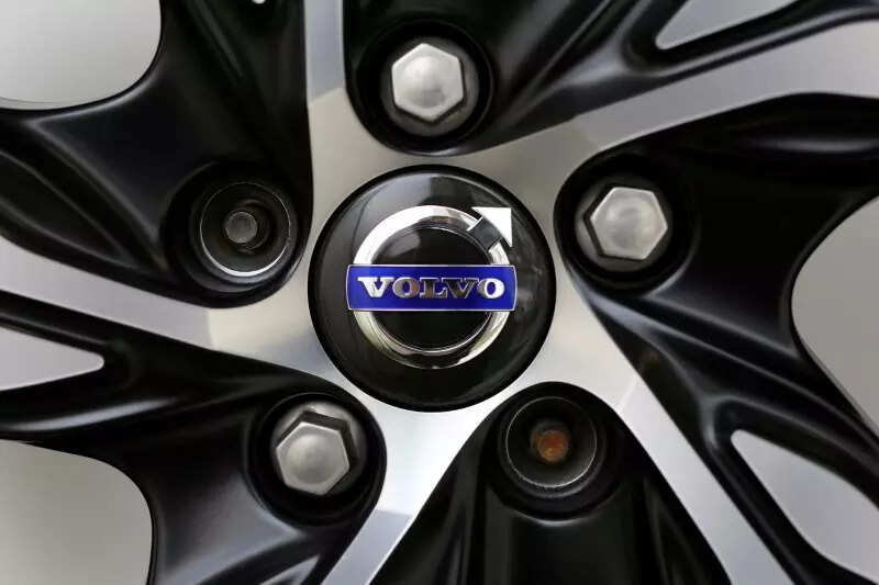 Volvo, Northvolt team up for electric battery factory