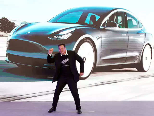 In most of the video, the Tesla maintained a speed of 69 mph, but just before impact it briefly increased to 70 mph then slowed in the final second, according to data from the car.