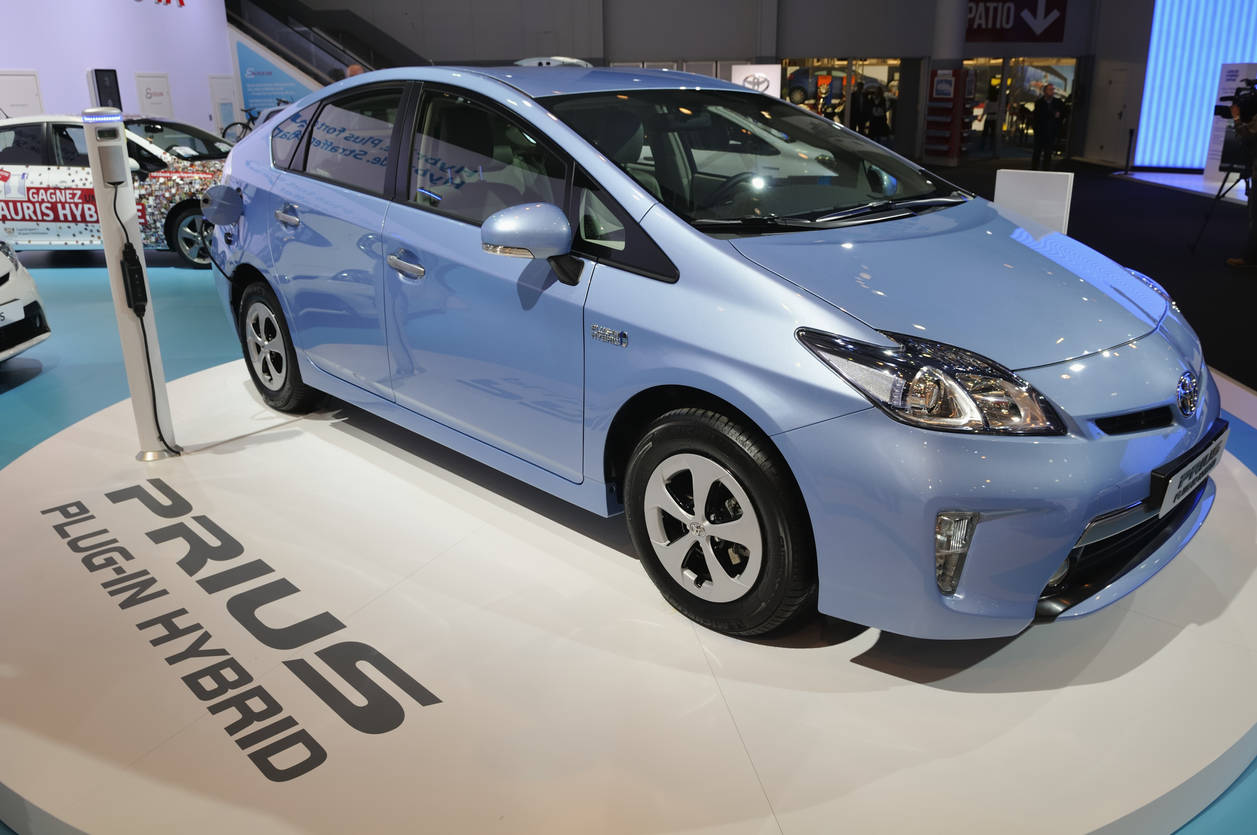 Auris plug online in hybrid