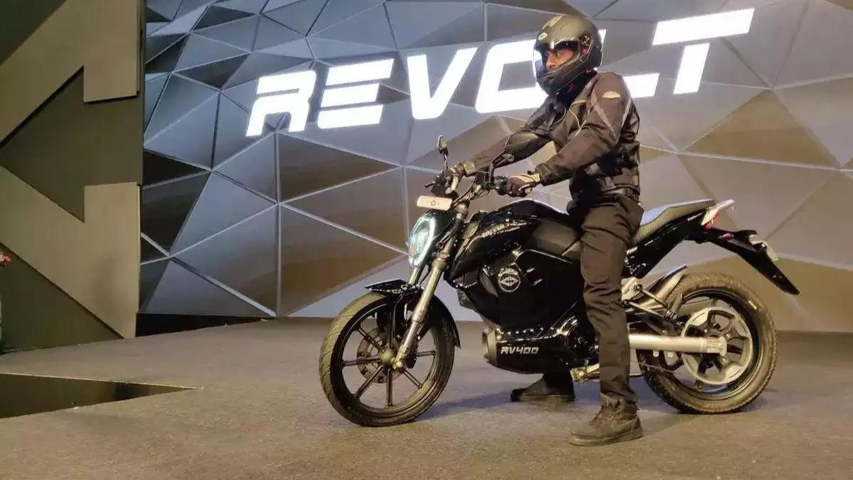 Revolt motors cheap bike price