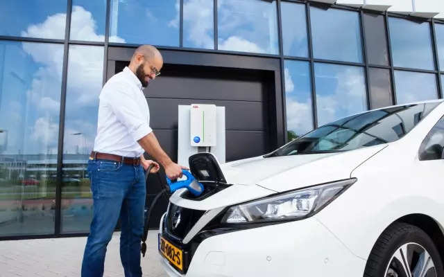 Ev Fleet Charging: EDF and Nissan launch new commercial V2G service for EV  fleets, ET Auto