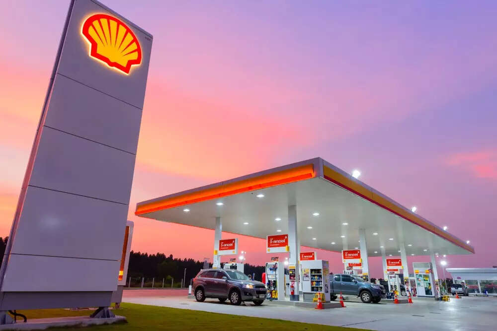 Shell to vastly expand EV charging network in Britain