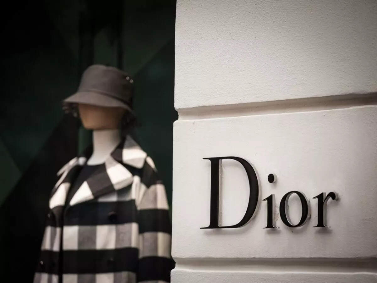 Dior Announces Partnership with Paris Saint-Germain 