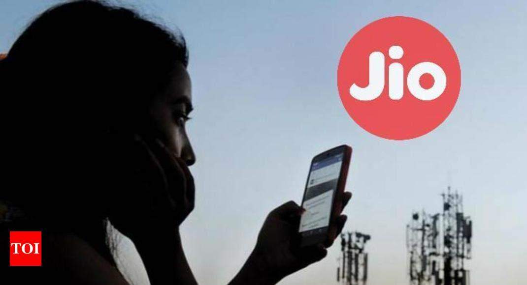 Jio completes 5 yrs of operations; tech world congratulates