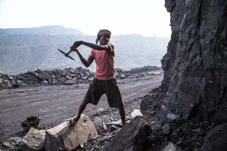 Govt puts captive coal miners on week’s notice to boost power plant supplies