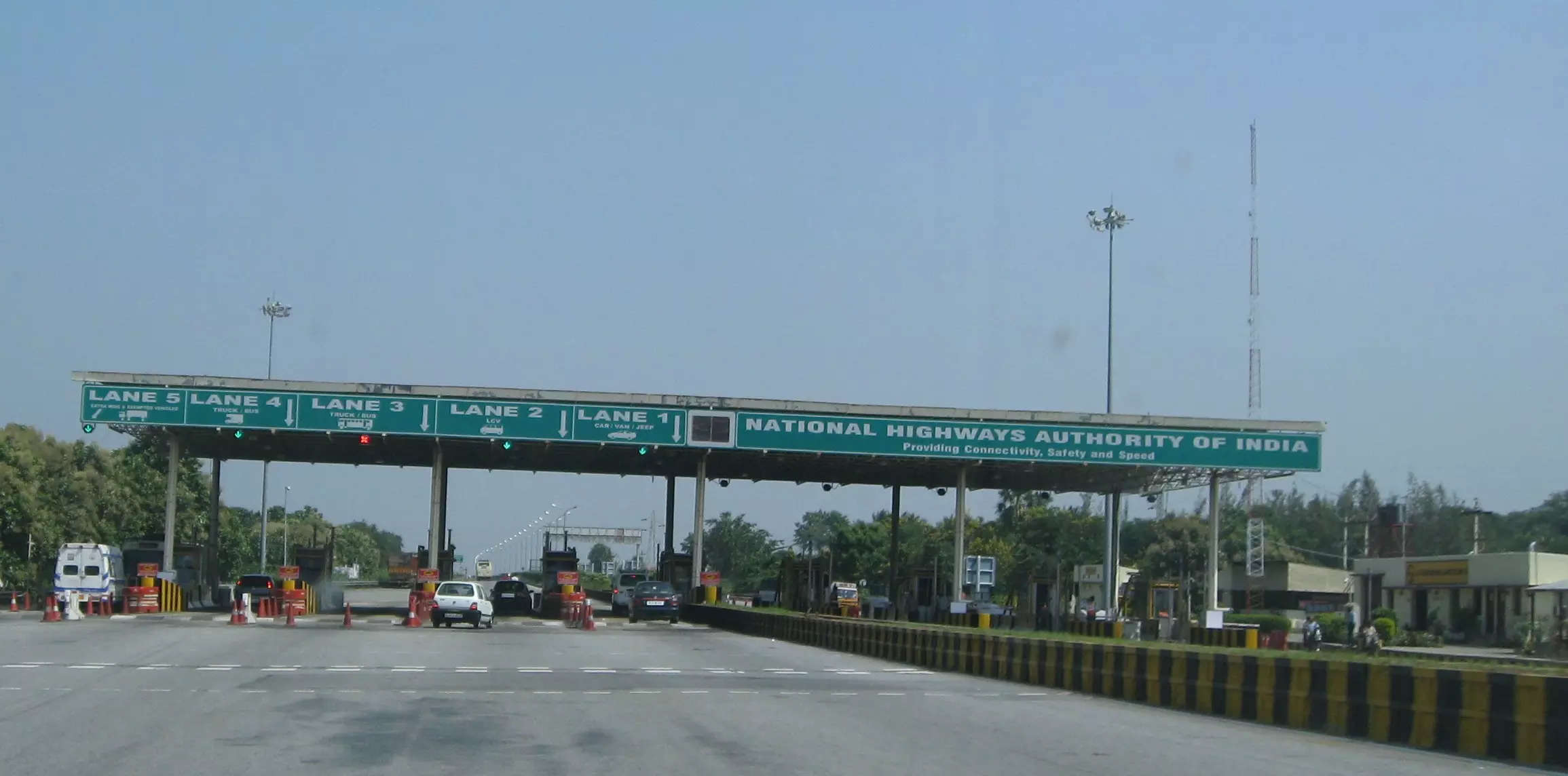 In total, 12-15 guards would be stationed at the identified spots along the 80km expressway and ensure that vehicles stick to their carriageways.