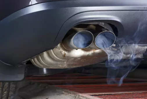 U.S. environment agency urged by 21 states to toughen vehicle emissions rewrite