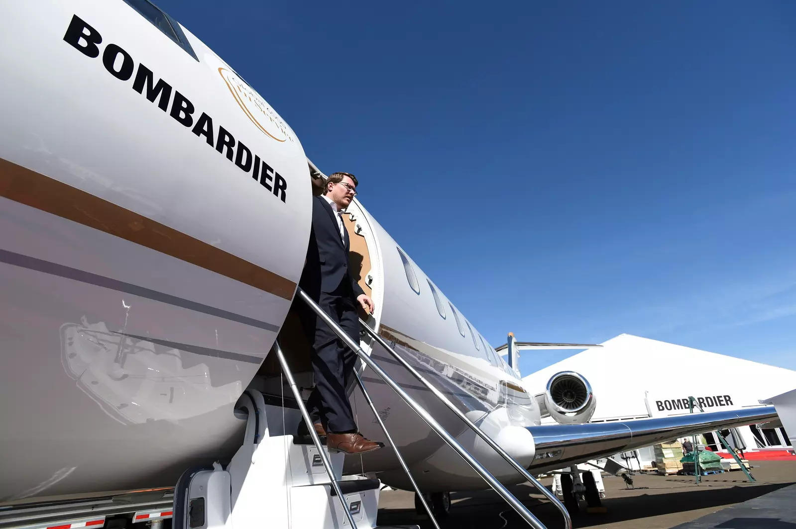 Climate change: What should we do about private jets?