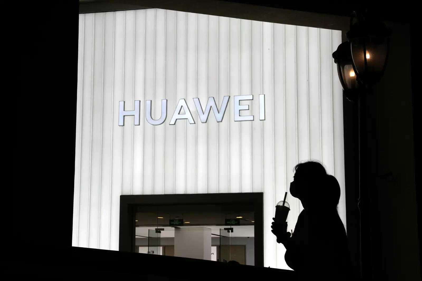Amid US sanctions, Huawei highlights uses for 5G technology
