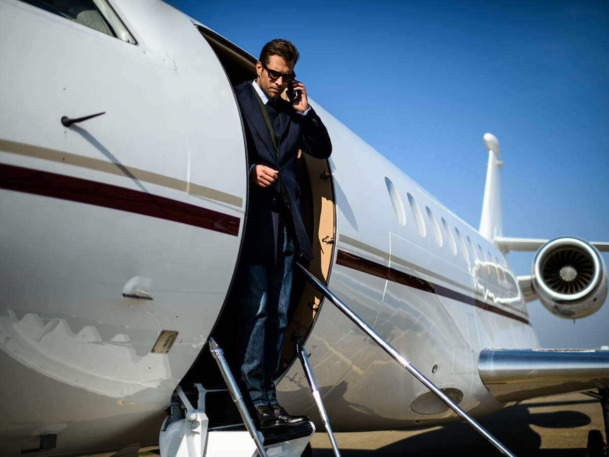 Chartered Flight Costs for Luxury Travel Experiences