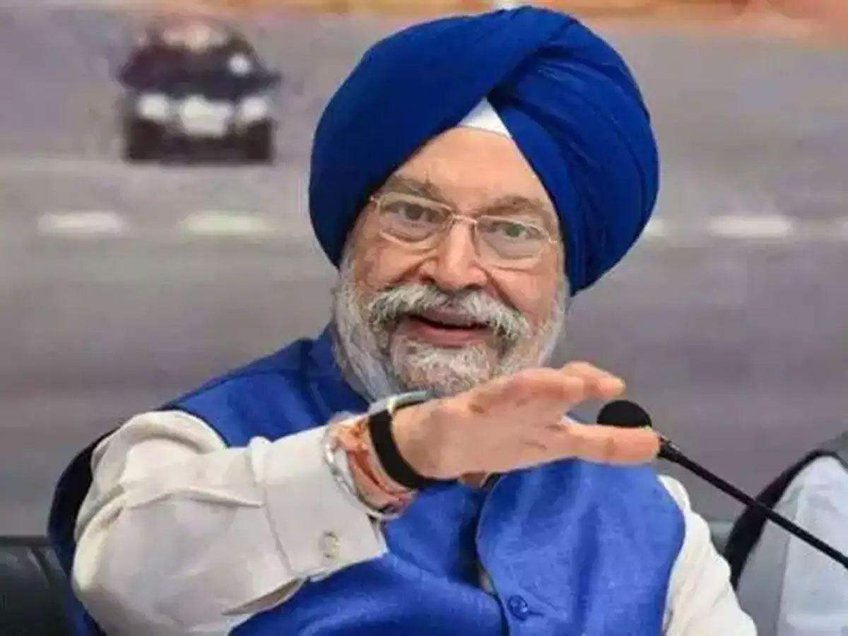Indian oil minister Hardeep Singh Puri