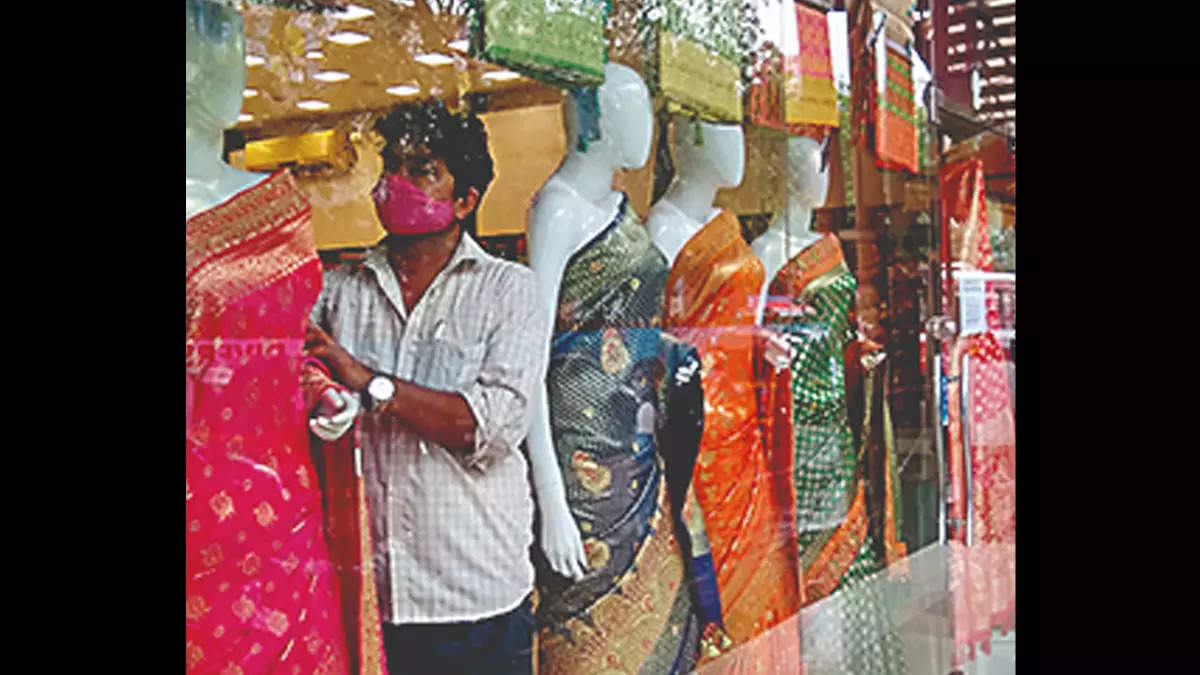 Garments below Rs 1k to cost more on GST jump
