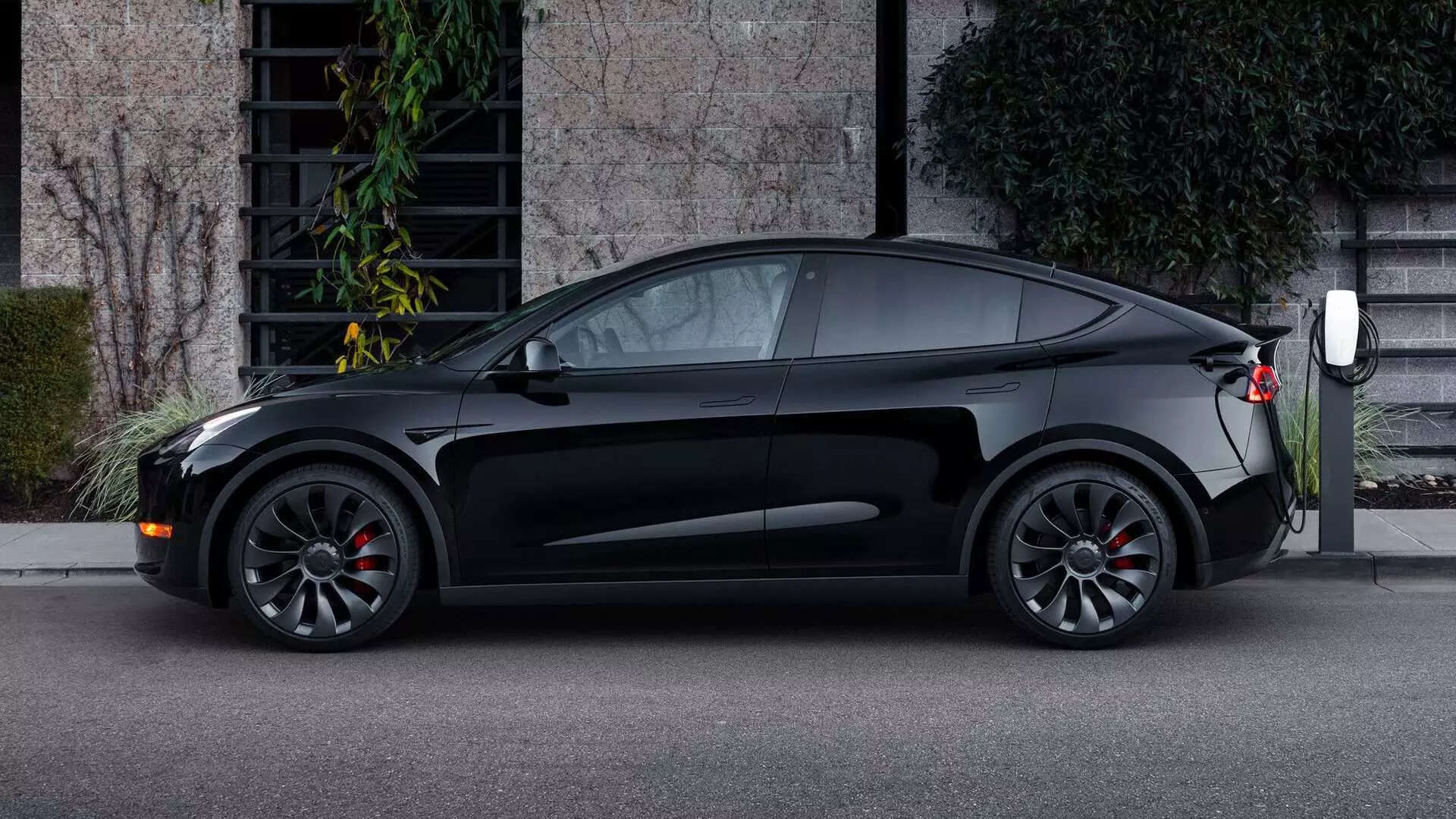 Tesla Model Y: Tesla moves to AMD chip in new Model Y in China, ET