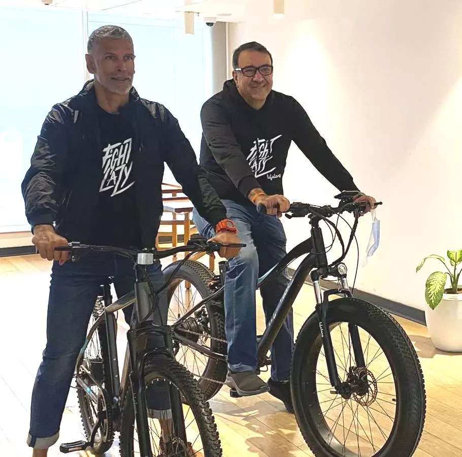 Milind Soman Launches Electric Cycles by Lifelong Online