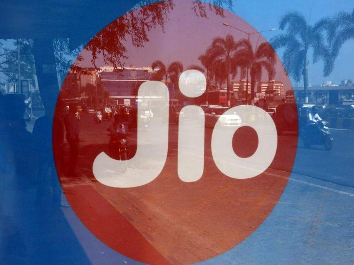 Jio gains 1.7 million mobile subs in October, says Trai