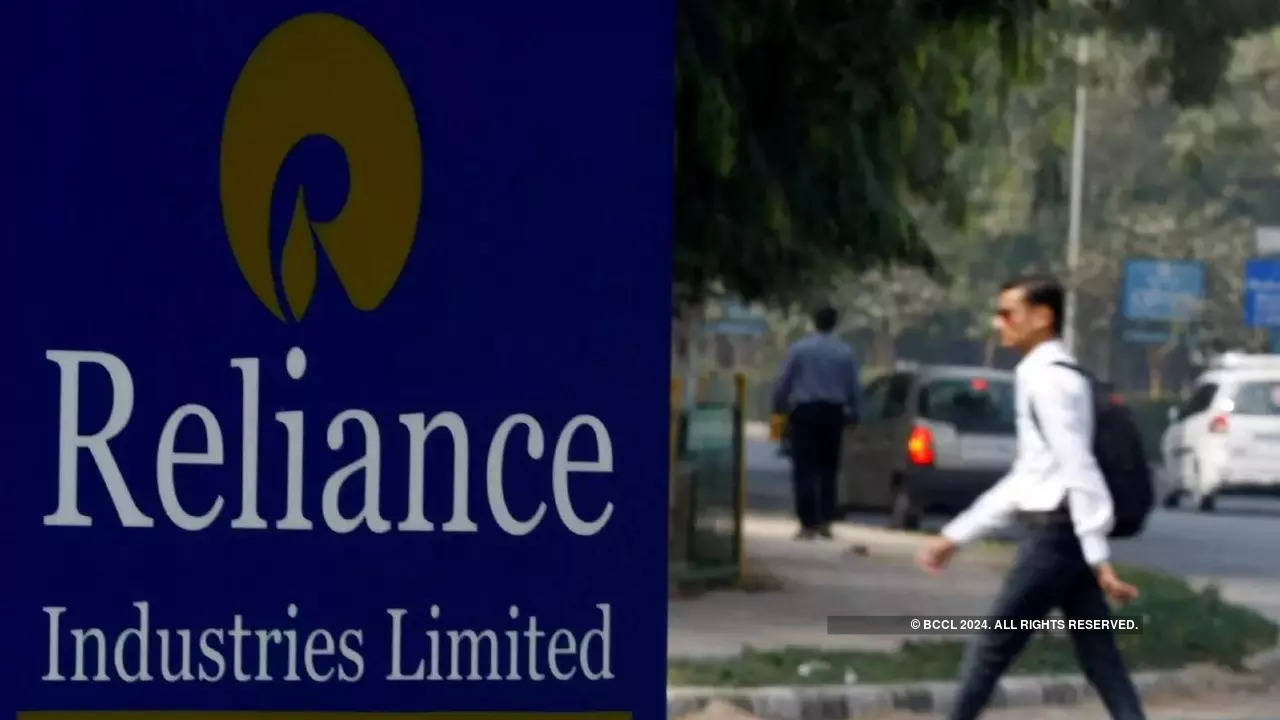 Reliance-ACRE, Welspun in final lap to buy bankrupt Sintex Industries