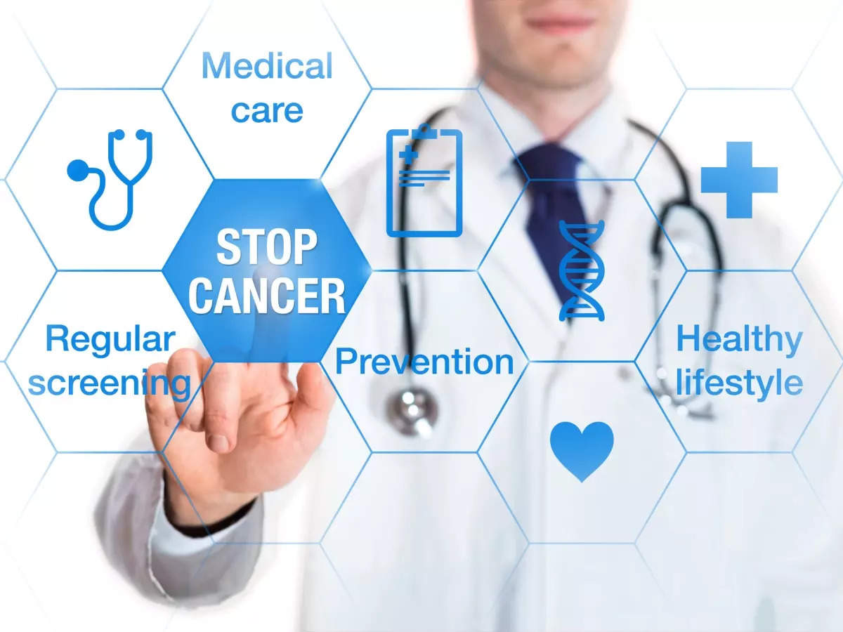 روز جهانی سرطان 2022: چگونه از بیماران سرطانی در برابر عفونت های شدید کووید محافظت کنیم