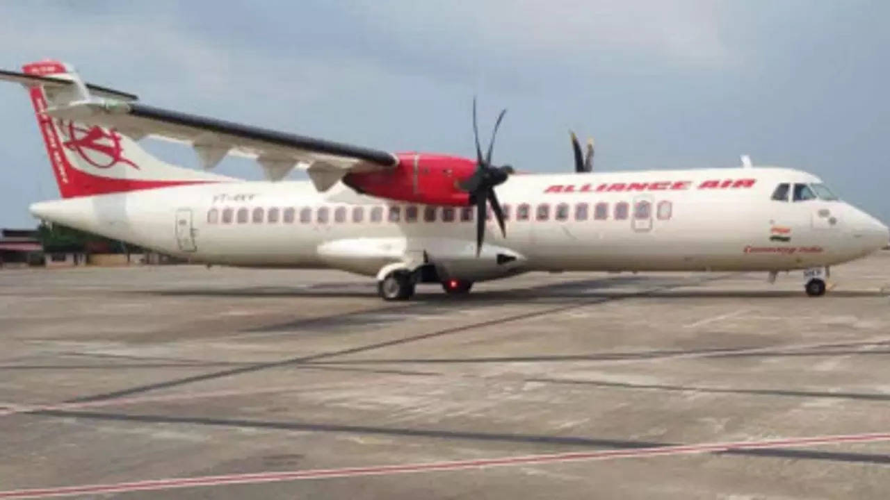 Probe initiated into incident of Alliance Air flight taking off from Mumbai without engine cover