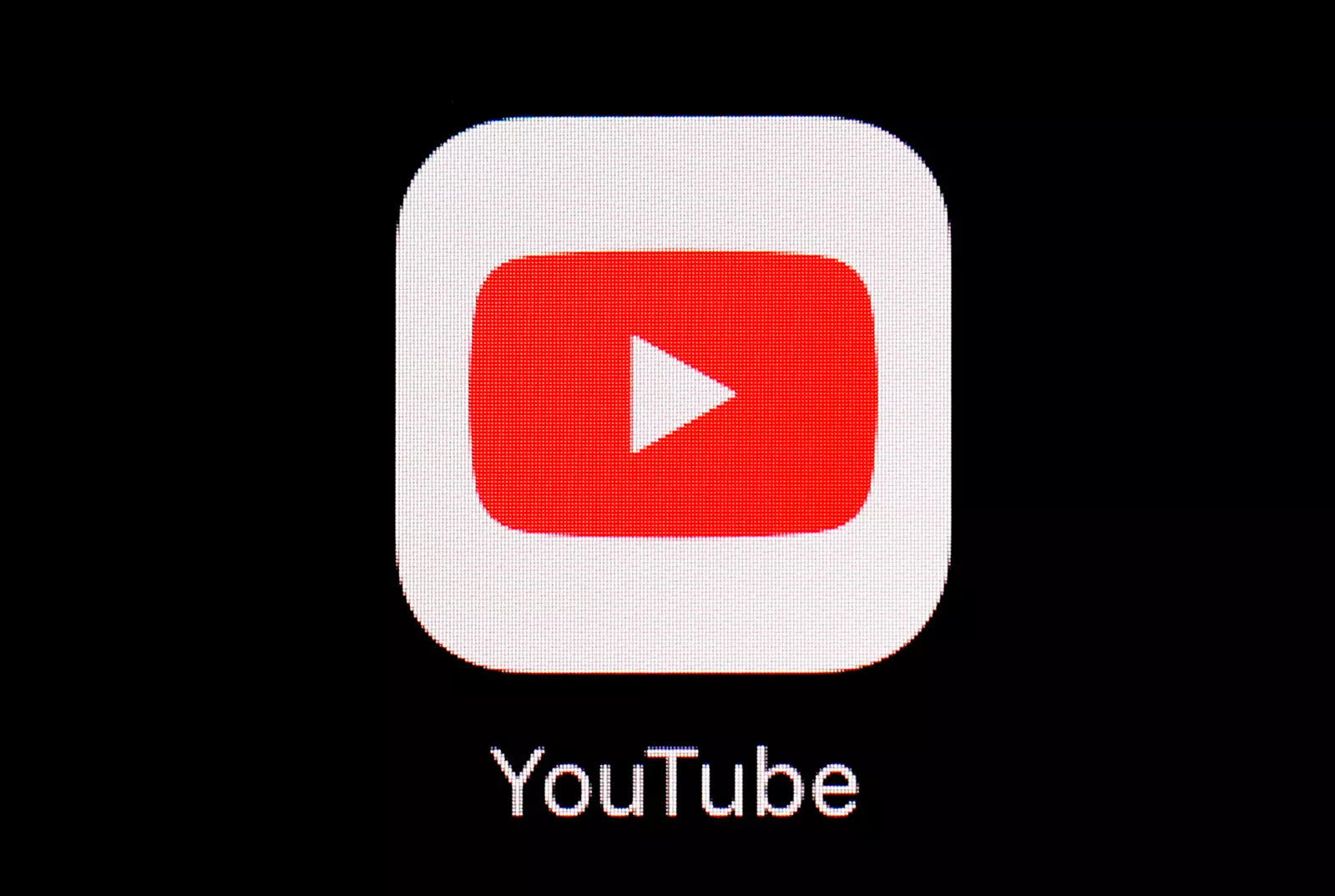 YouTube woos creators to fend off competition, Telecom News, ET Telecom