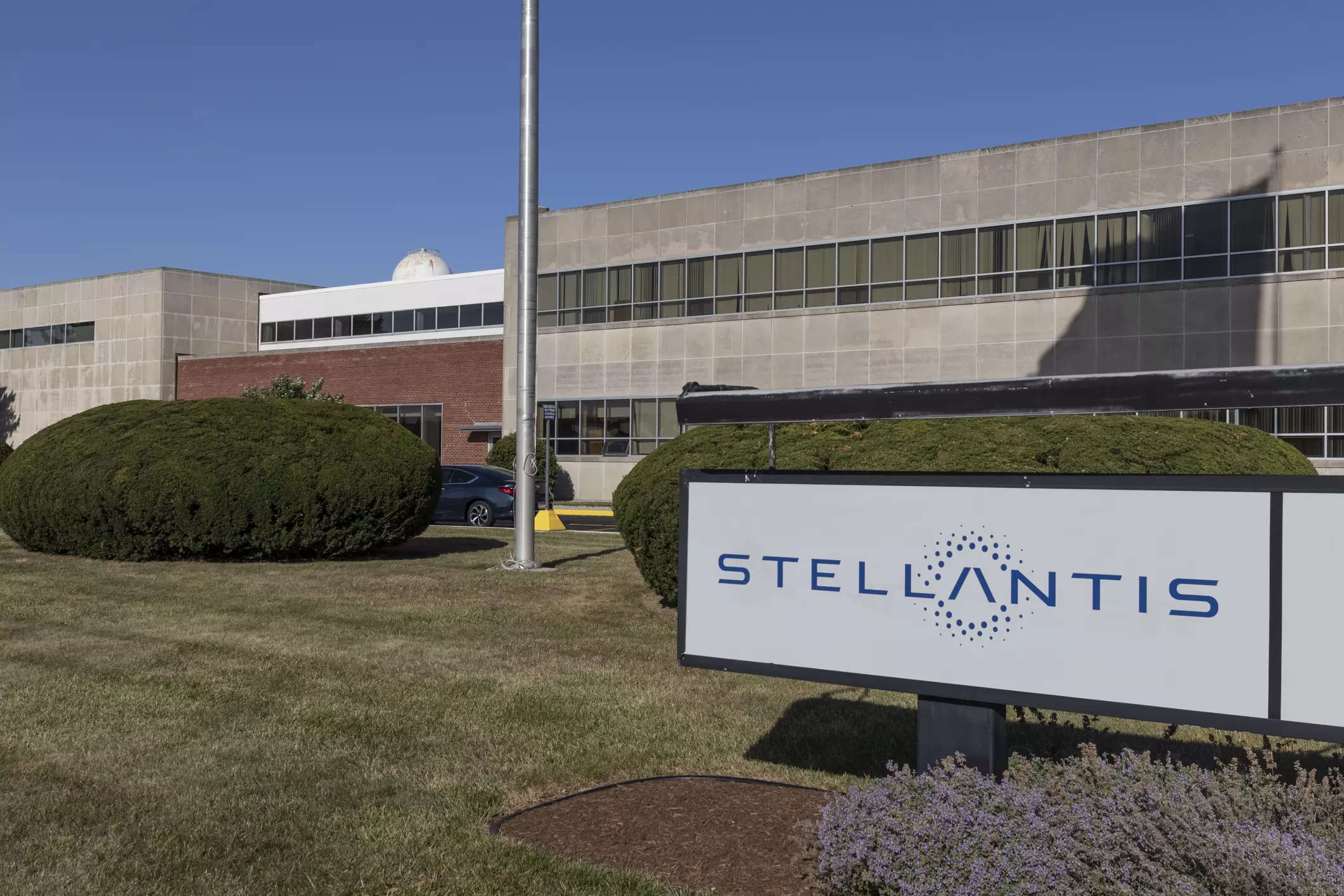 stellantis minivan recall: Stellantis recalling nearly 20,000 plug-in minivans for fire risks