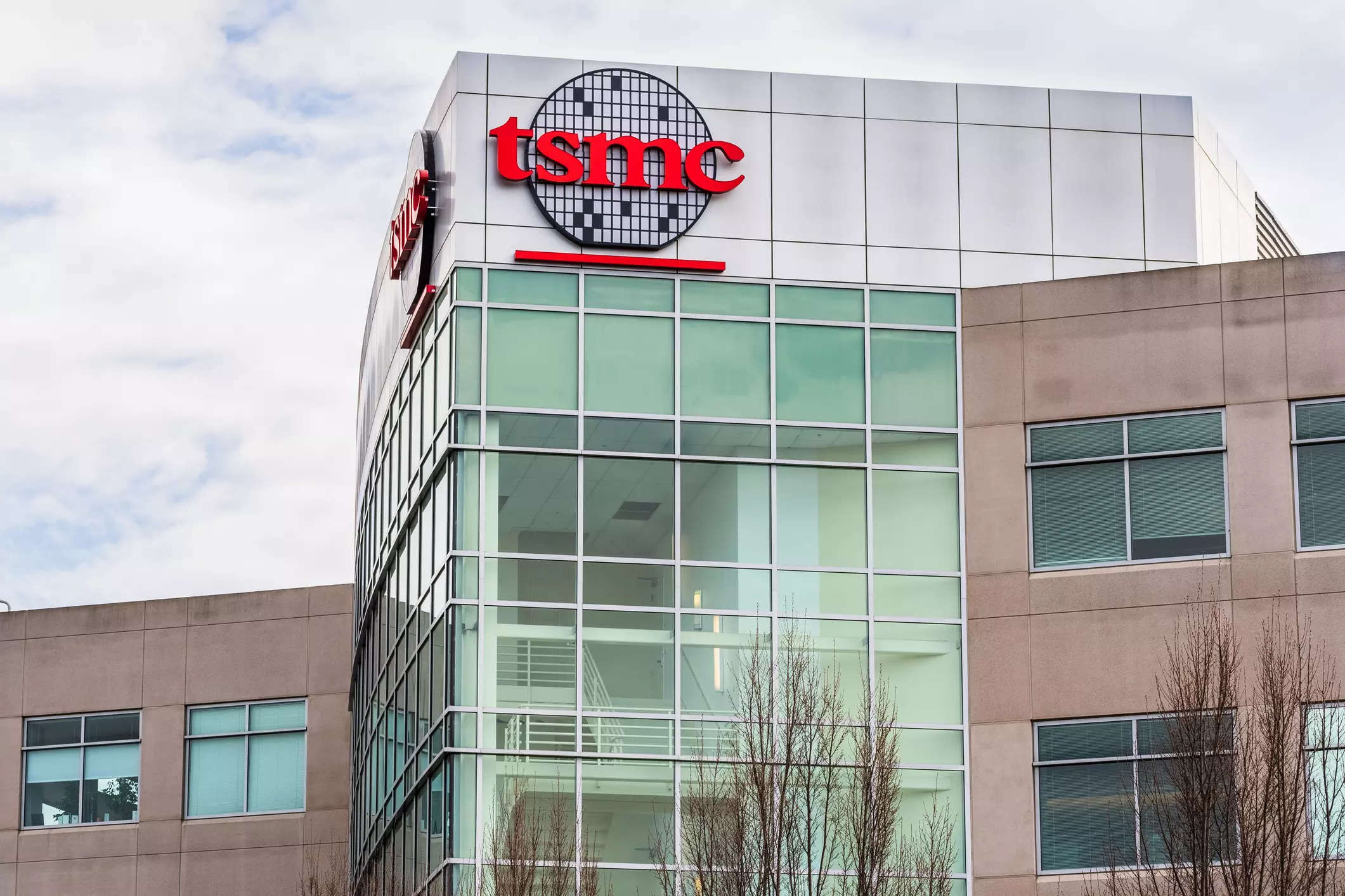 Taiwan semiconductor. TSMC Тайвань. TSMC Тайвань фабрика. Завод TSMC В Аризоне. Штаб квартира TSMC.