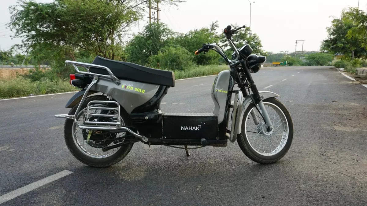  Nahak Motors Exito Solo e-moped