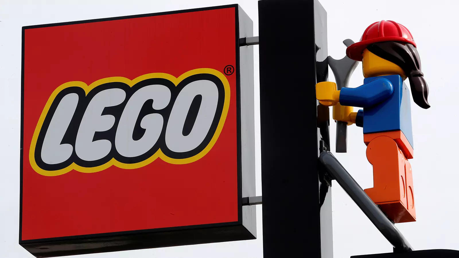 Toys Lego sales jump 27 in 2021 boosted by new China stores ET