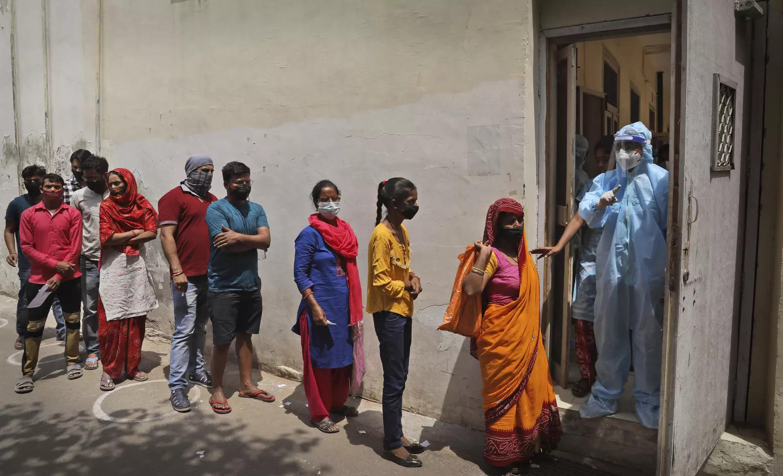هند 2876 مورد جدید کووید-19 را ثبت کرده است، 98 مورد فوتی