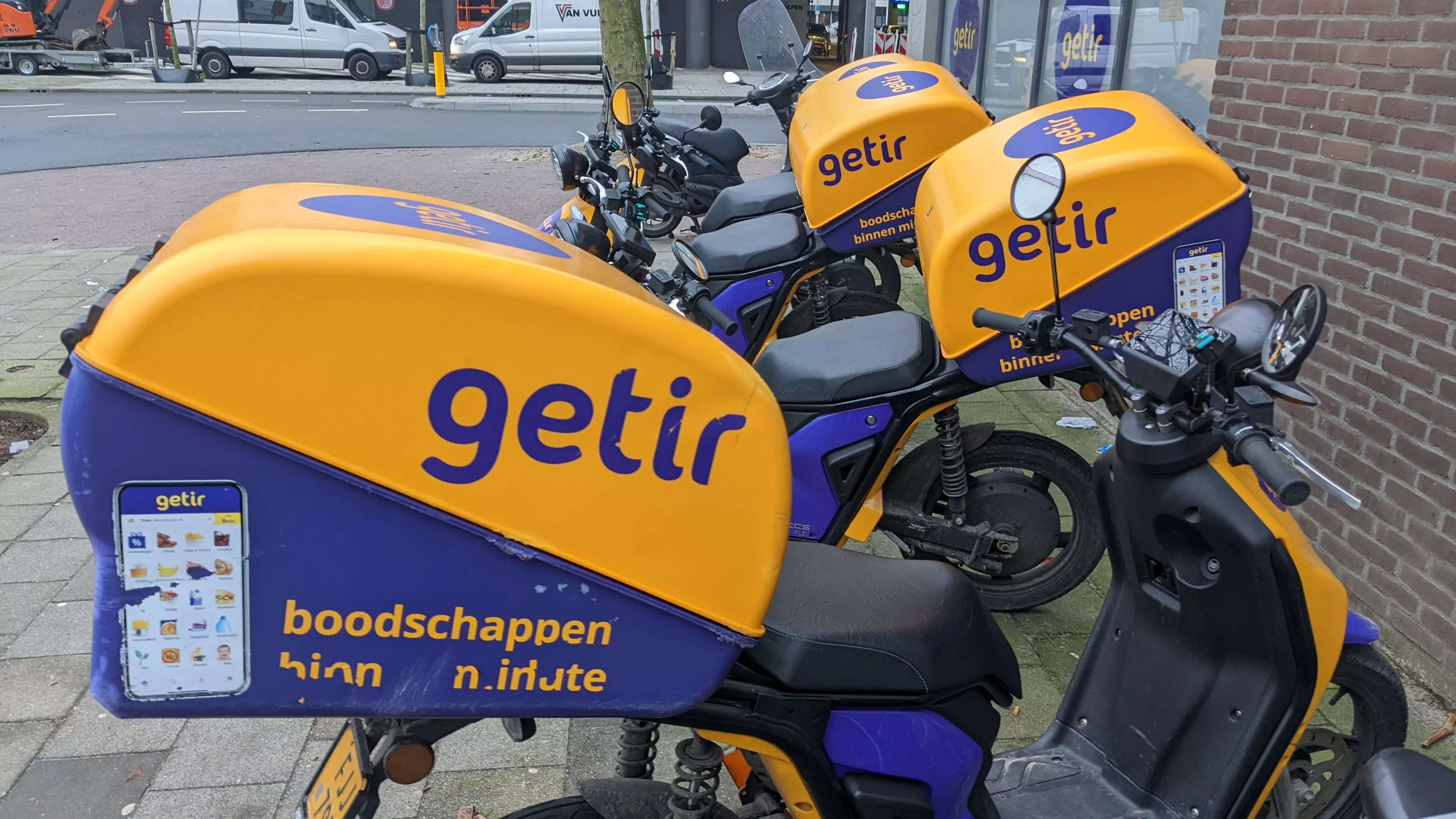 Fast delivery startup Getir closes funding round with 12 billion