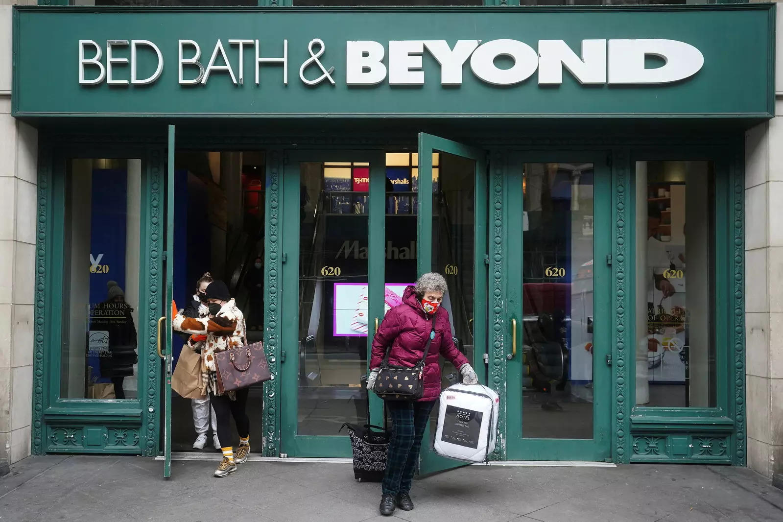 Bed Bath & Beyond gives activist investor Cohen three board seats