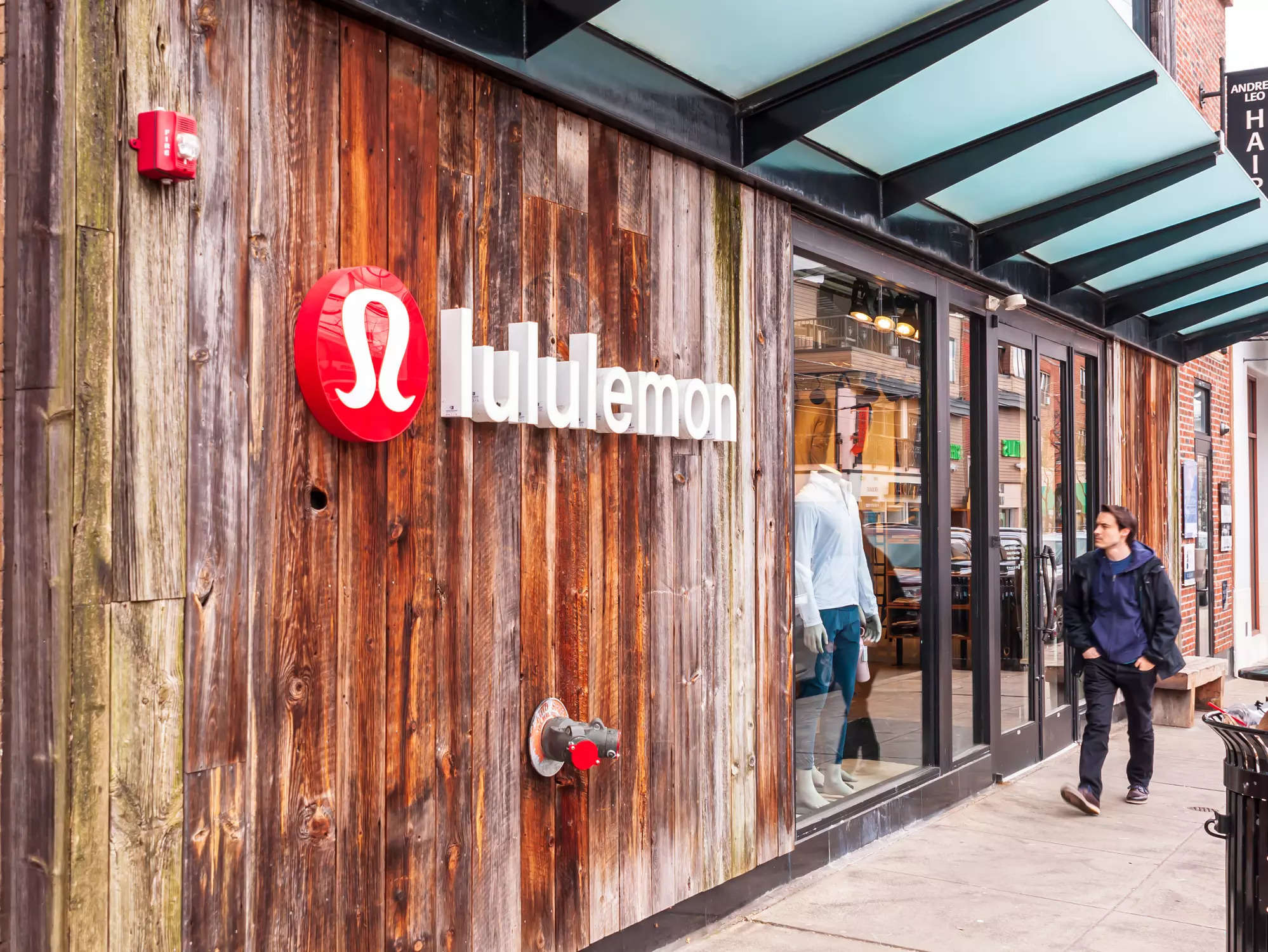 Lululemon forecasts strong 2022 on consistent demand for athletic wear