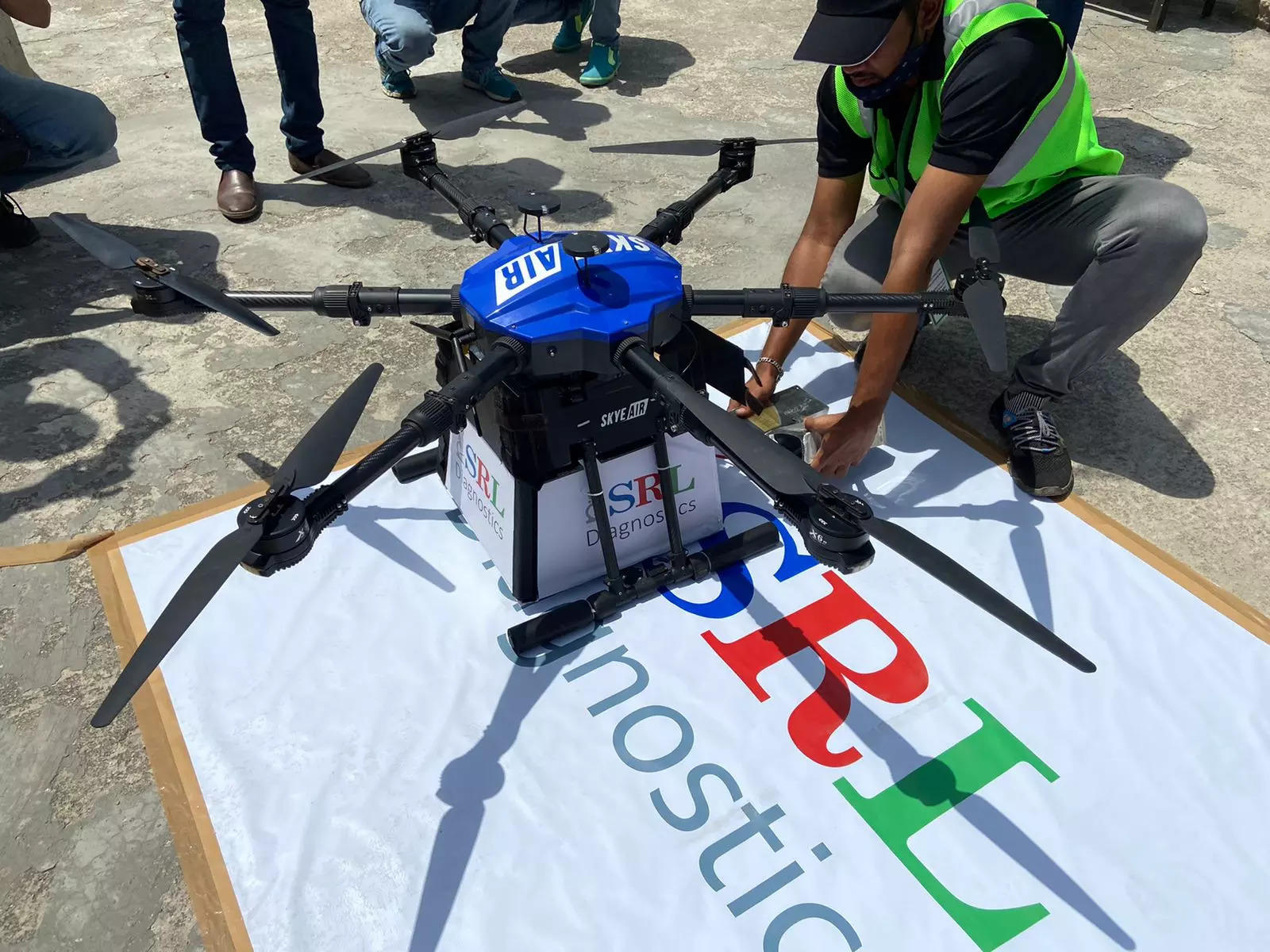 gyde Anger tvilling Skye Air Mobility & SRL Diagnostics start delivery trials as drones take to  Gurugram skies, ET HealthWorld
