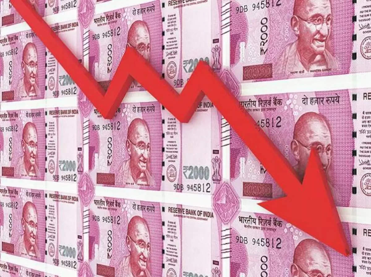  This is the fifth straight week of fall in the country's forex reserves. In the last five weeks under review, the country's forex reserves have declined by $28.5 billion.