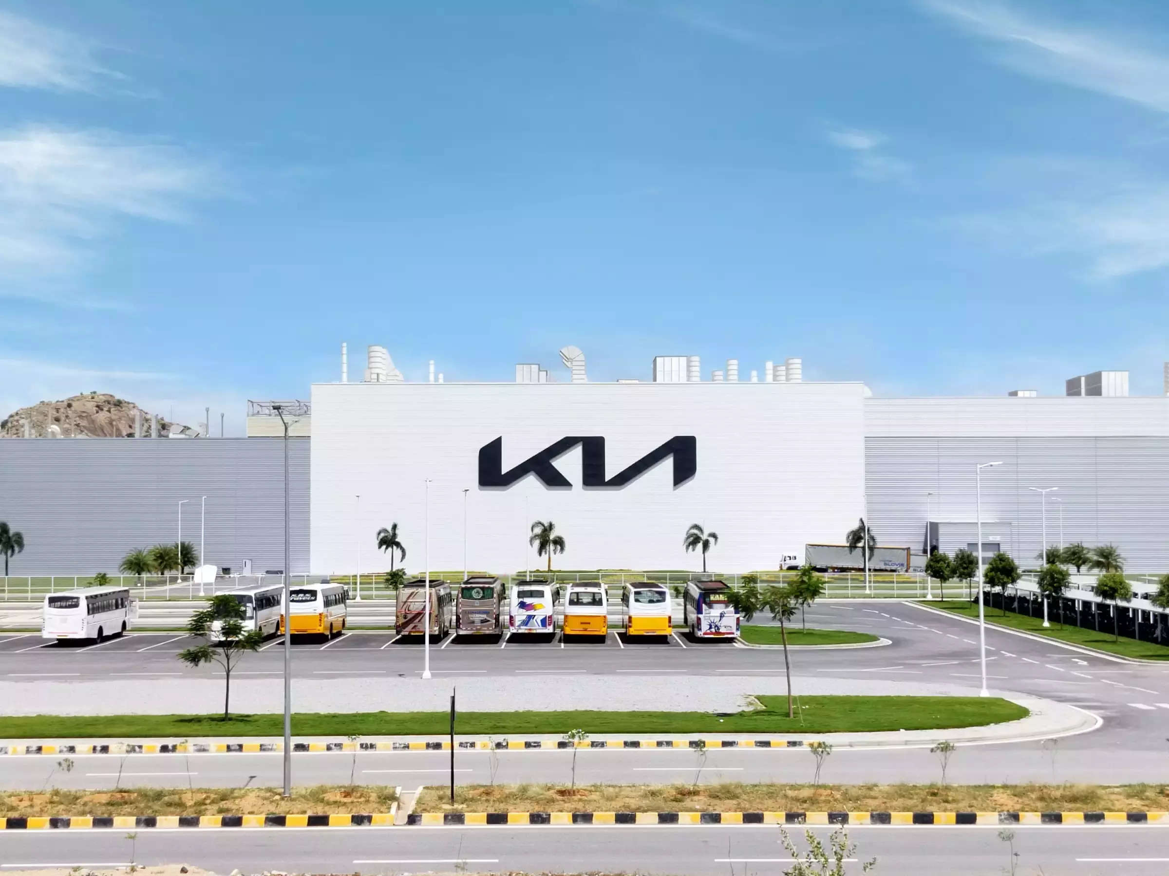  Kia India also claimed to have become one of the leading exporters of utility vehicles in the country, with a market share of over 25% in 2021.