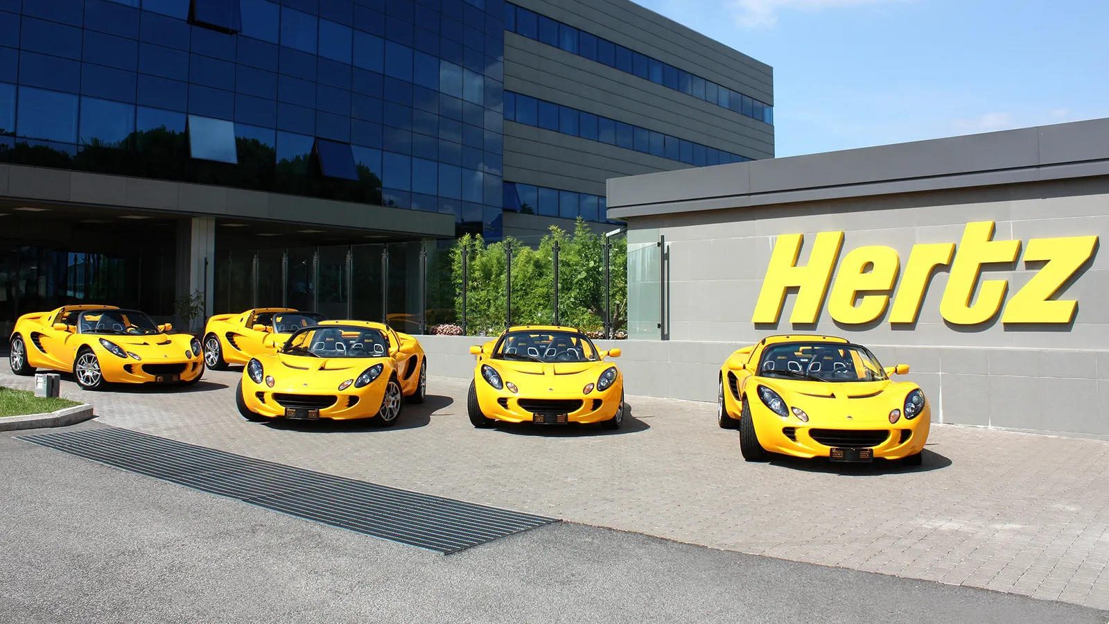 Hertz sees strong summer rental demand, beats Wall Street expectations, ET  Auto