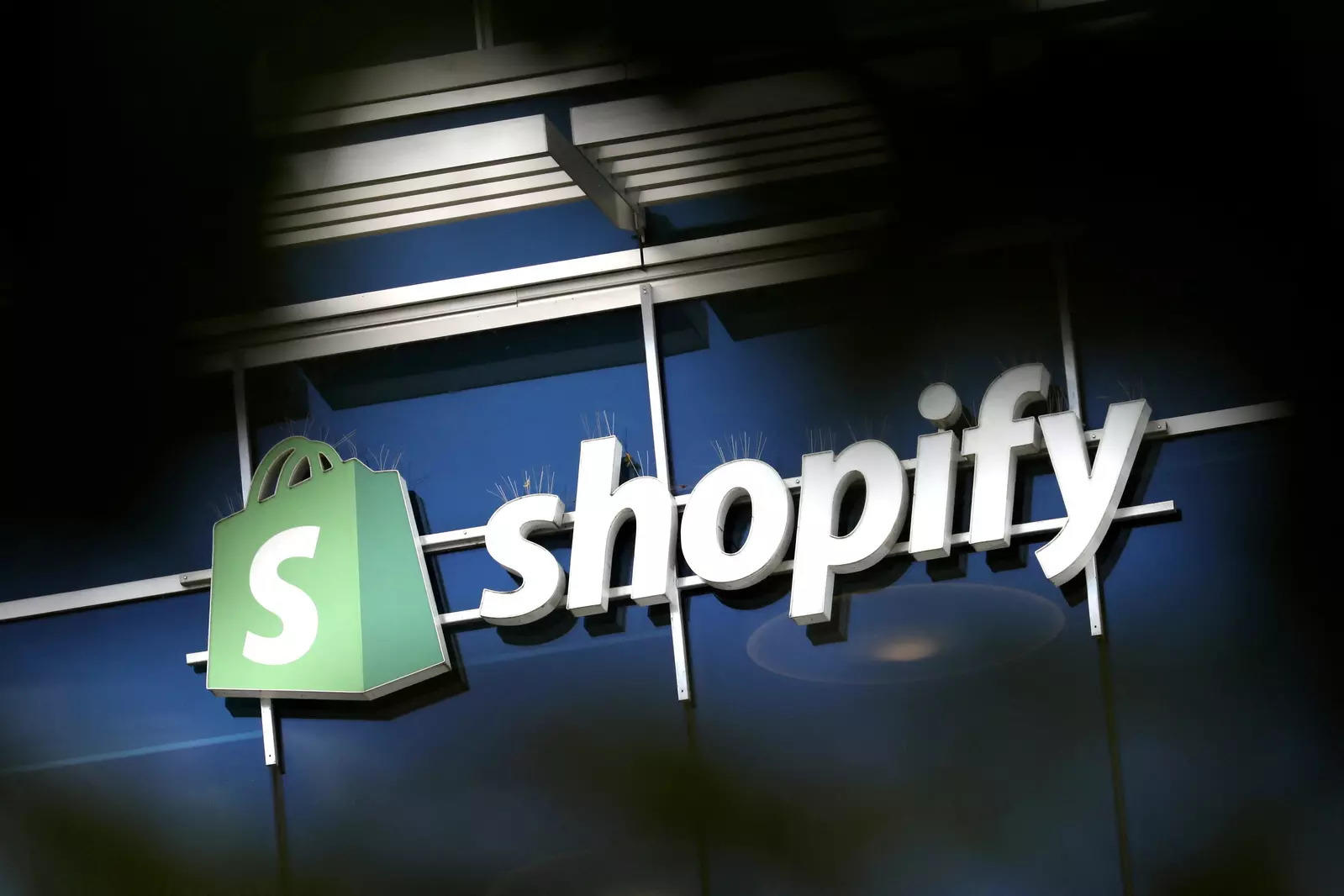 Shopify's revenue growth slowest in seven years, shares plunge