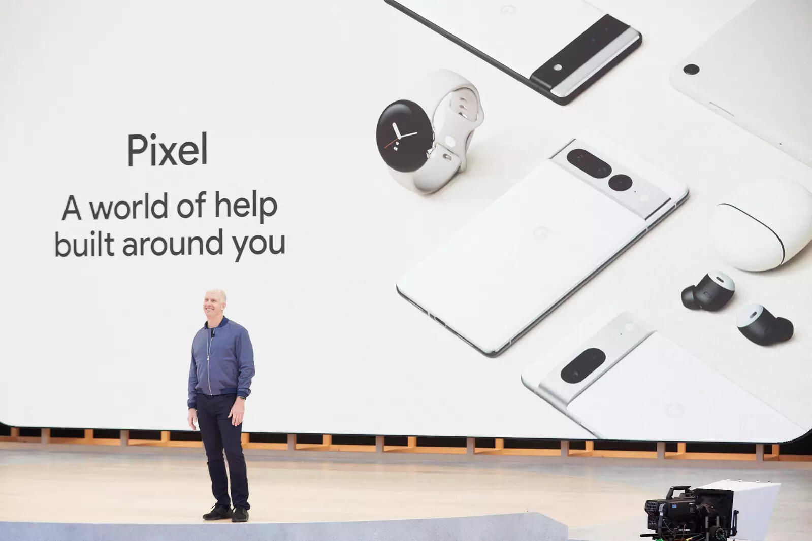  A Google employee presents new products at the company's annual I/O developer conference at Shoreline Amphitheater in Mountain View, California, U.S., May 11, 2022.  Google/Jana Asenbrennerova/Handout via REUTERS ATTENTION EDITORS - THIS IMAGE HAS BEEN SUPPLIED BY A THIRD PARTY. NO RESALES. NO ARCHIVES