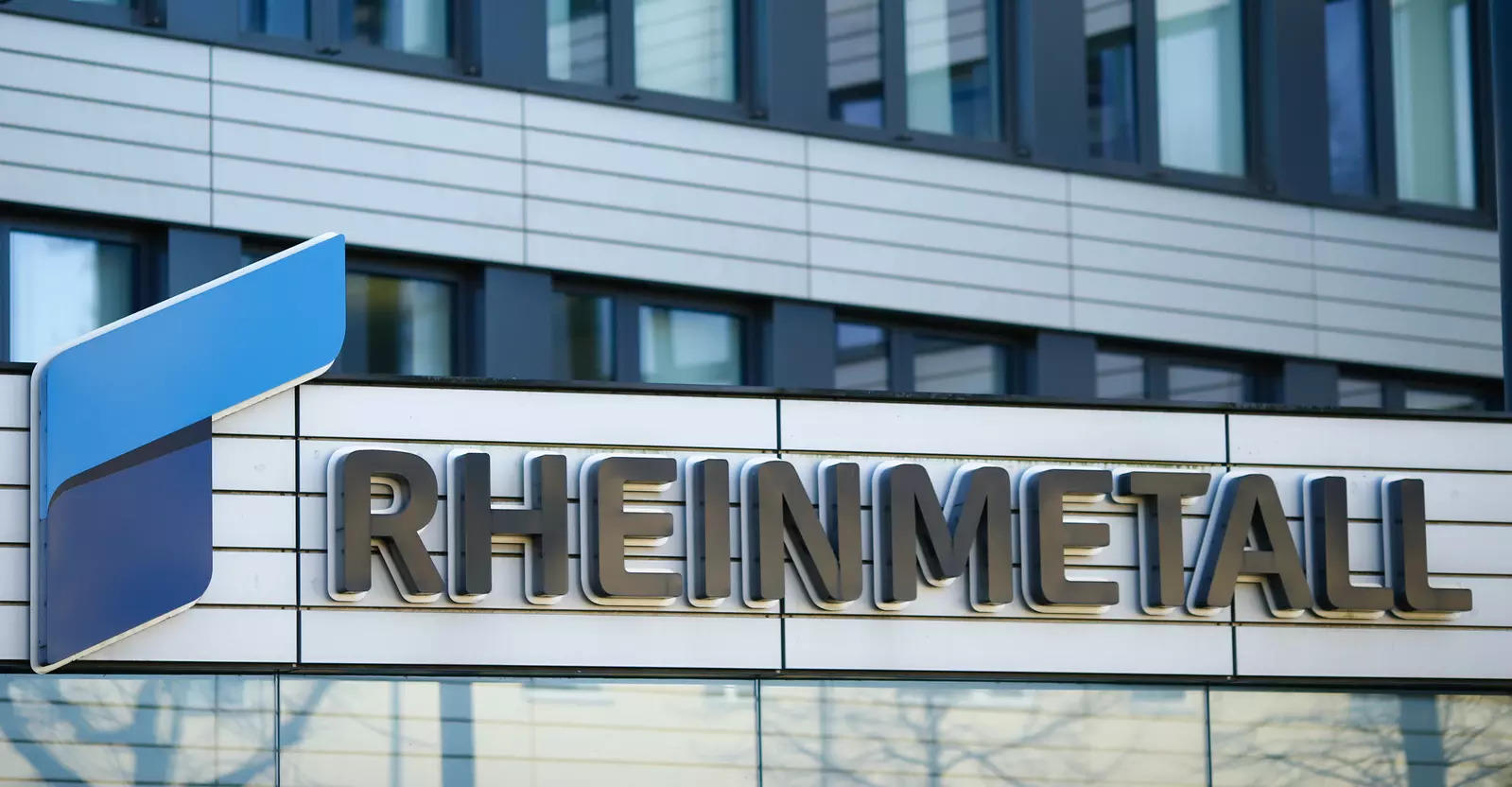  FILE PHOTO: The logo of Germany's Rheinmetall AG is seen after the Company's 2019 annual report in Duesseldorf, Germany, March 18, 2020 REUTERS/Thilo Schmuelgen