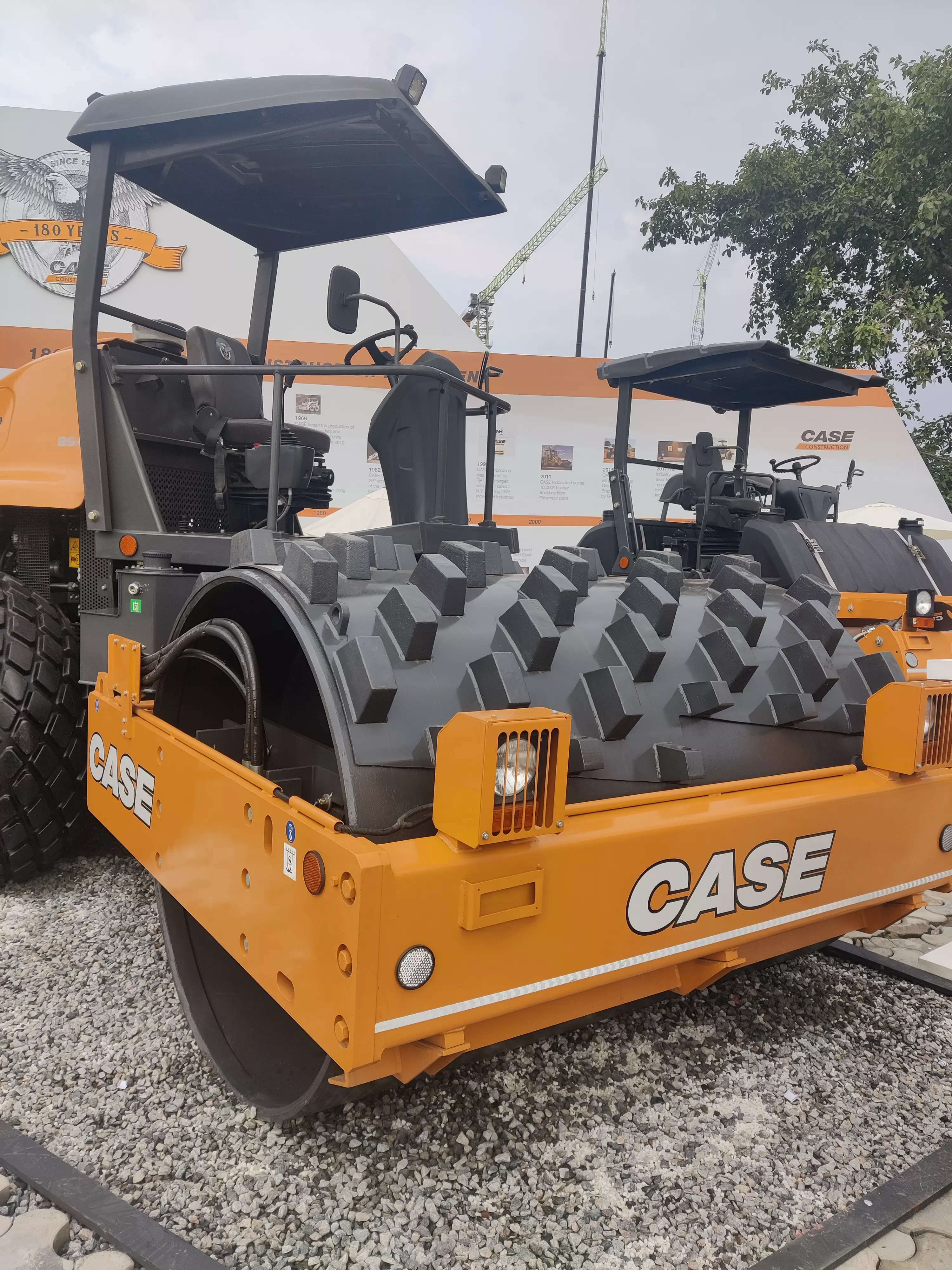  CASE launched machines starting with 770 NXe 49.5hp loader backhoe, together with the 770 EX Plus, 851 FX CP variant, 1107 EX Soil Vibratory Compactor, CX220C LC-HD Excavator, and 845C Motor Grader.