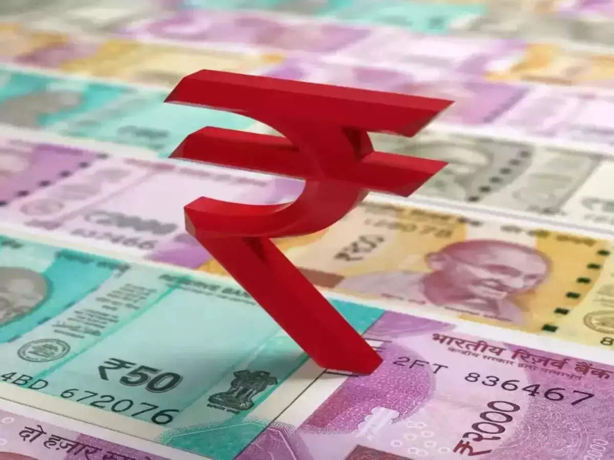  Analysts said the rupee weakened on concerns that the US Federal Reserve might consider more rate hikes to control inflation.