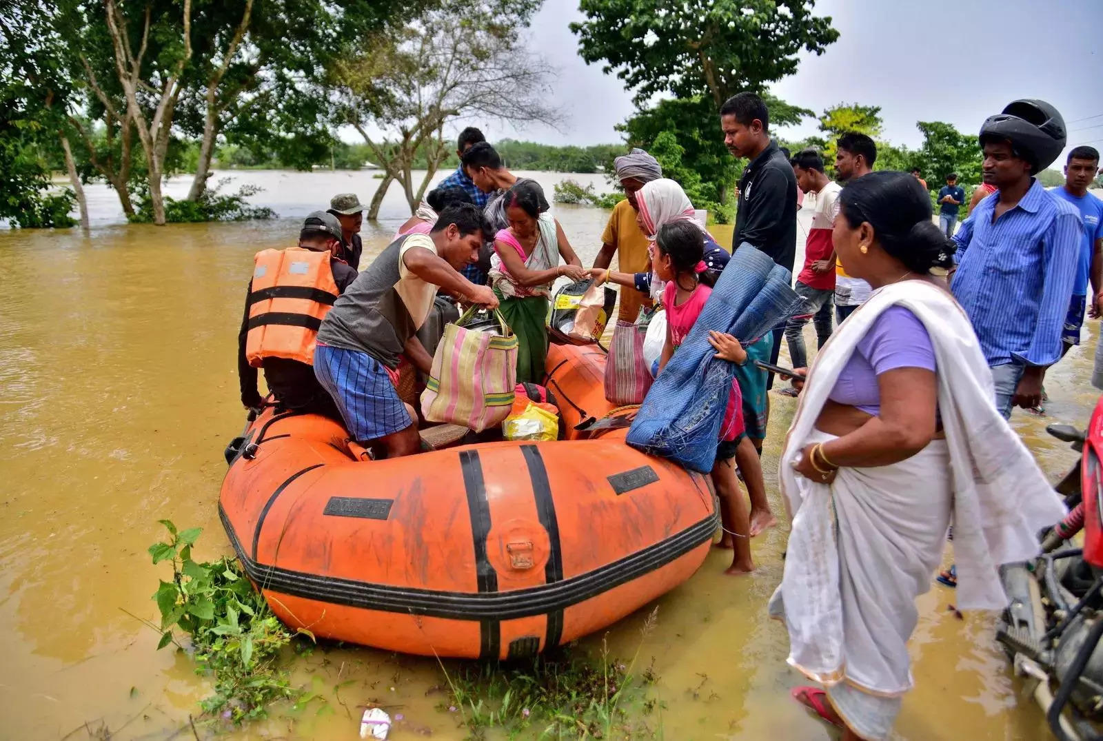 Infra providers seek Assam govt’s support for uninterrupted mobile services amid floods