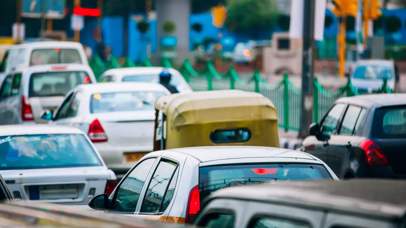 Over 5,000 vehicle drivers, motorists penalised in a week for flouting rules: Noida Police