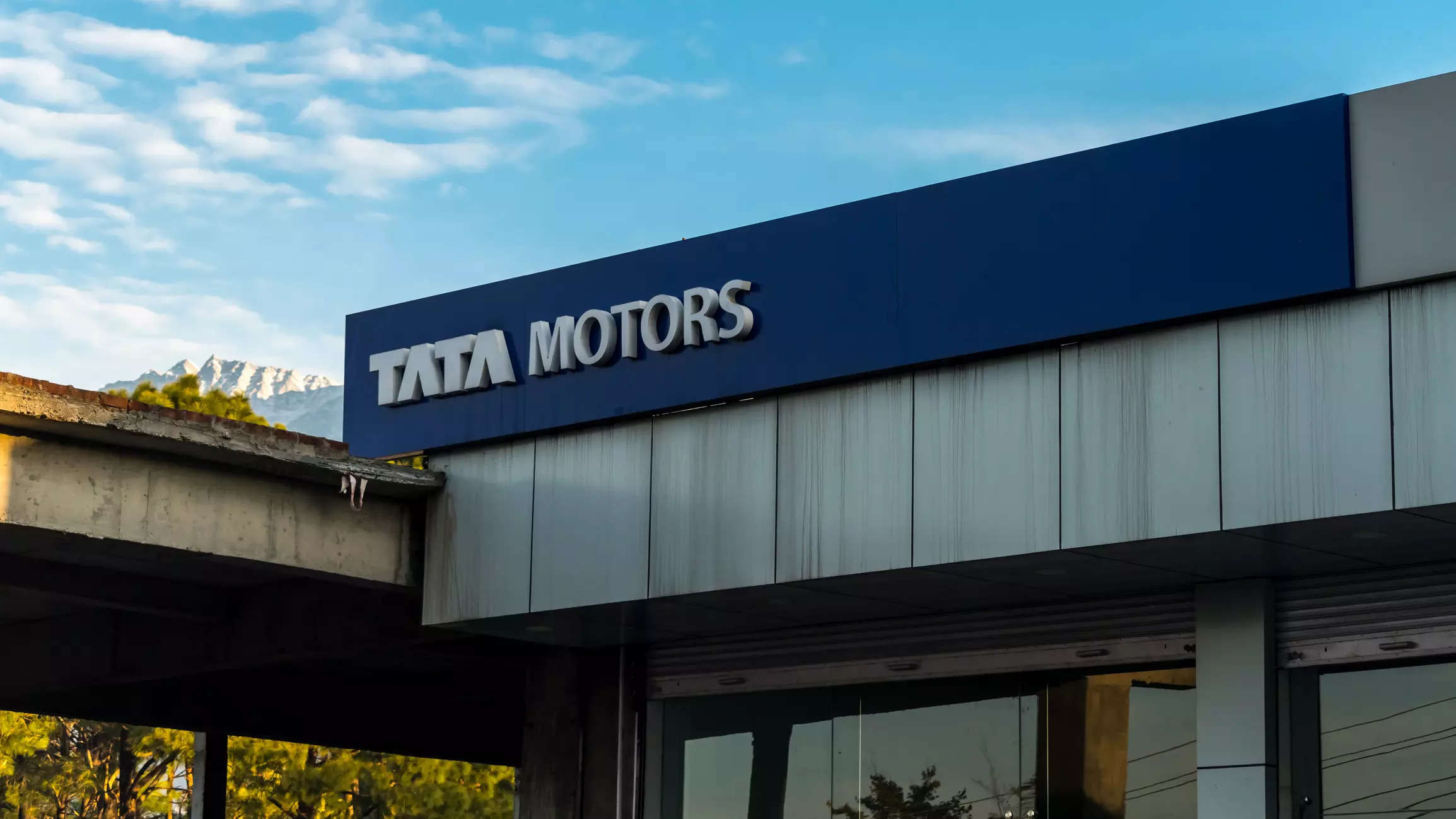  The two automobile giants, therefore, had submitted before the HPC a proposal for Tata Motors' takeover of Ford's plant.