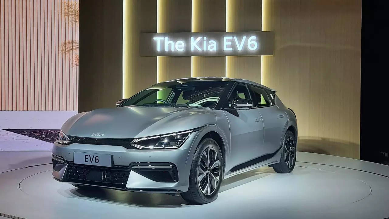  On Thursday, Kia debuted in the Indian EV market with the launch of its global product EV6 priced in the range of INR 59.95 lakh and INR 64.95 lakh.