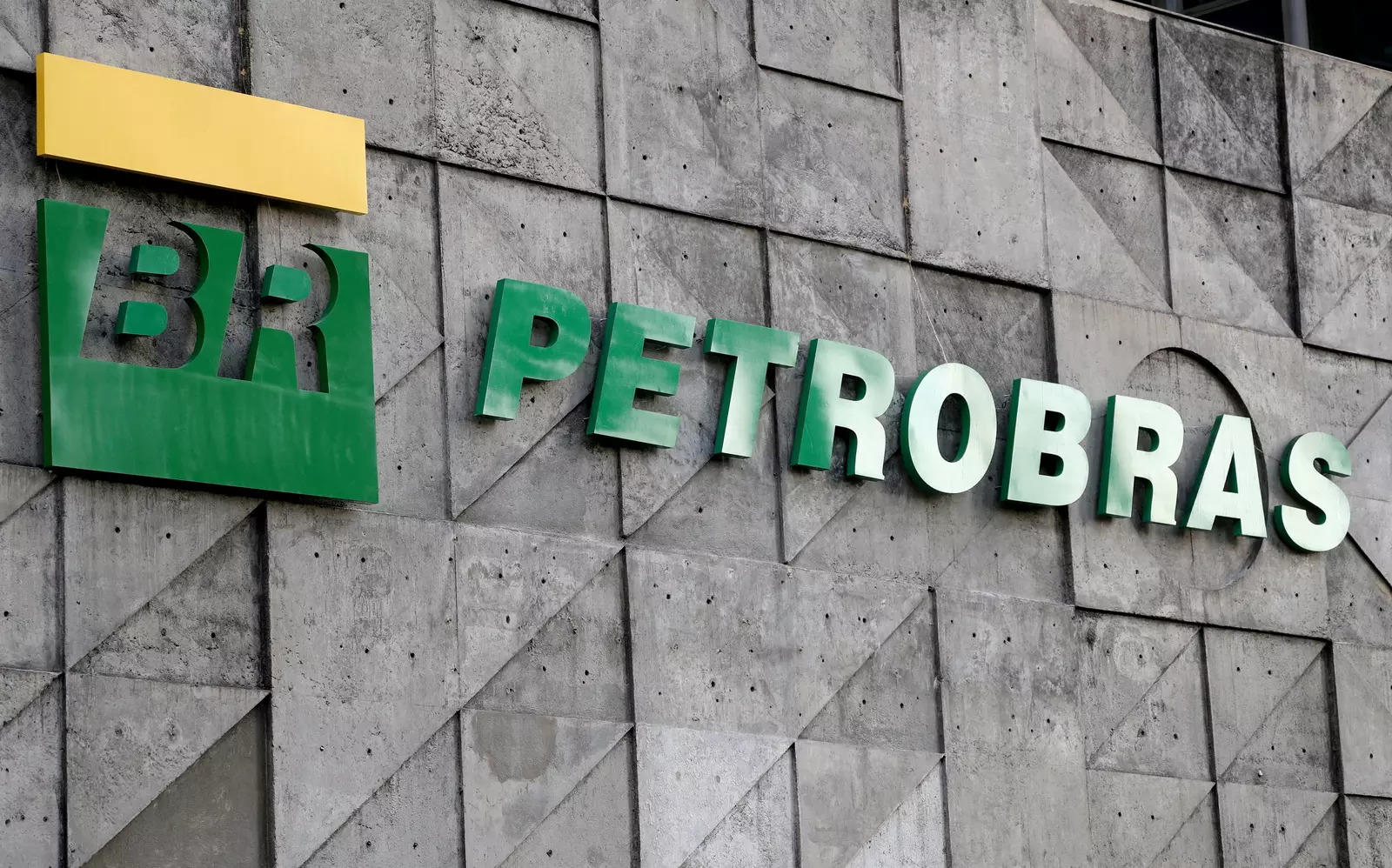 Brazil's Petrobras raises jet fuel prices by 11 per cent