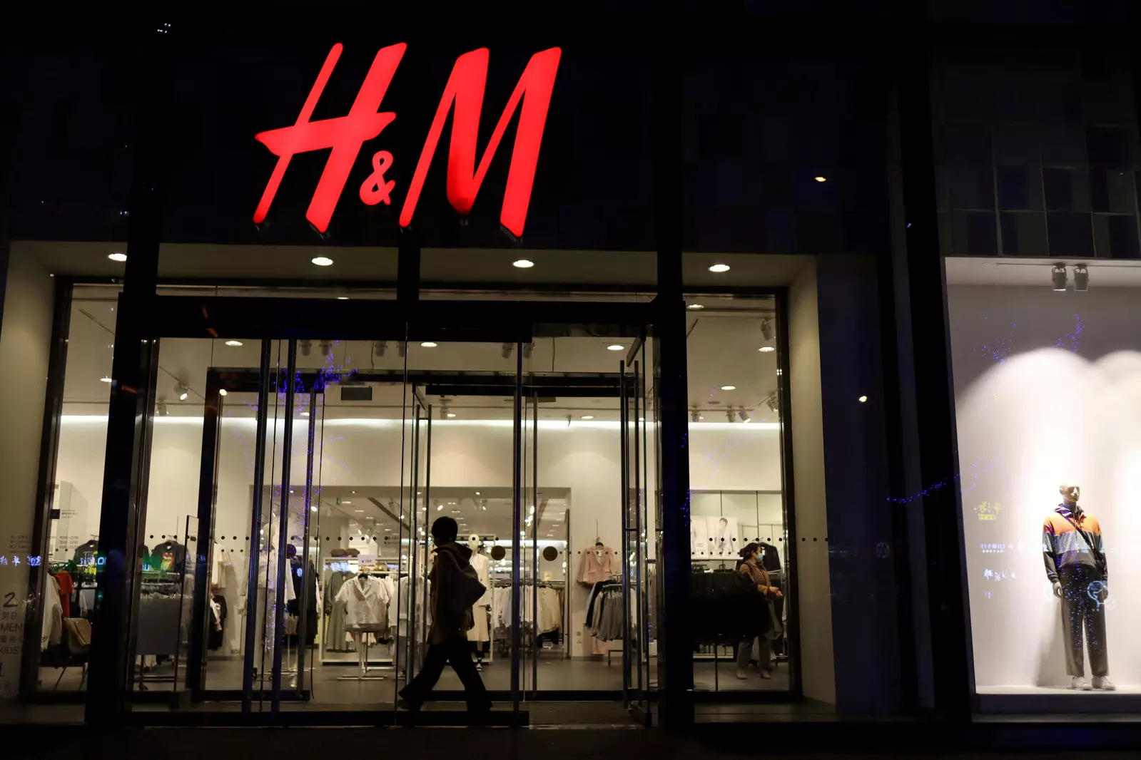 H&M, Lululemon back $250 million Fashion Climate Fund to decarbonise supply chain