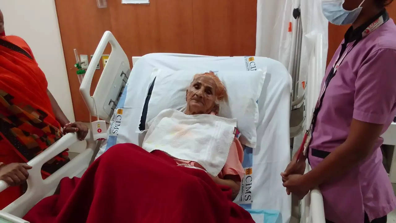 Marengo CIMS Hospital treats a 107-year-old woman with 99% blockage in the heart with angioplasty and stent