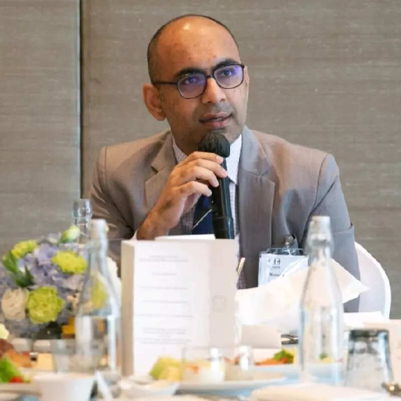  Manuj Khurana lobbied the Indian government for more than a year to slash the import tax on electric cars to 40% from as high as 100%. 